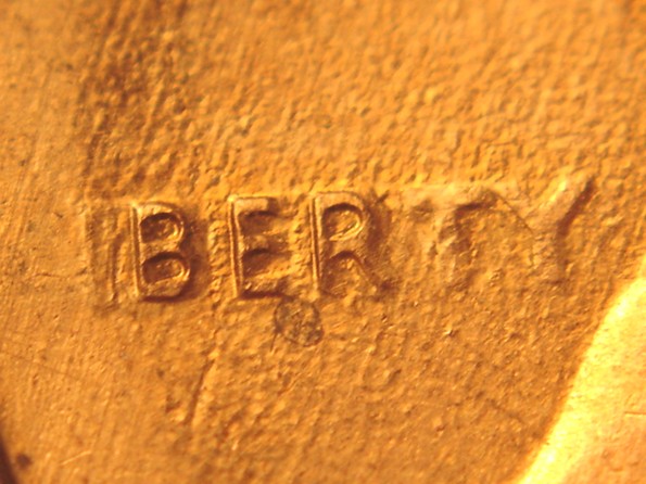1990-P-Lincoln-Memorial-Cent-Struck-Through-Or-Post-Mint-Damage?